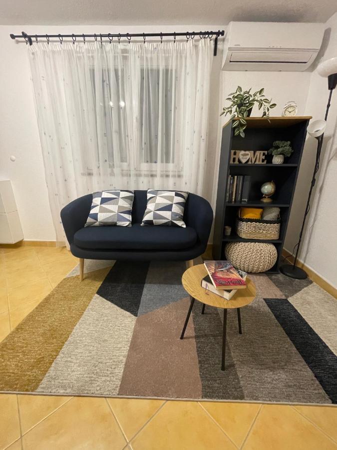 Kn House With Two Apartments Near Sea Rogoznica  Zewnętrze zdjęcie