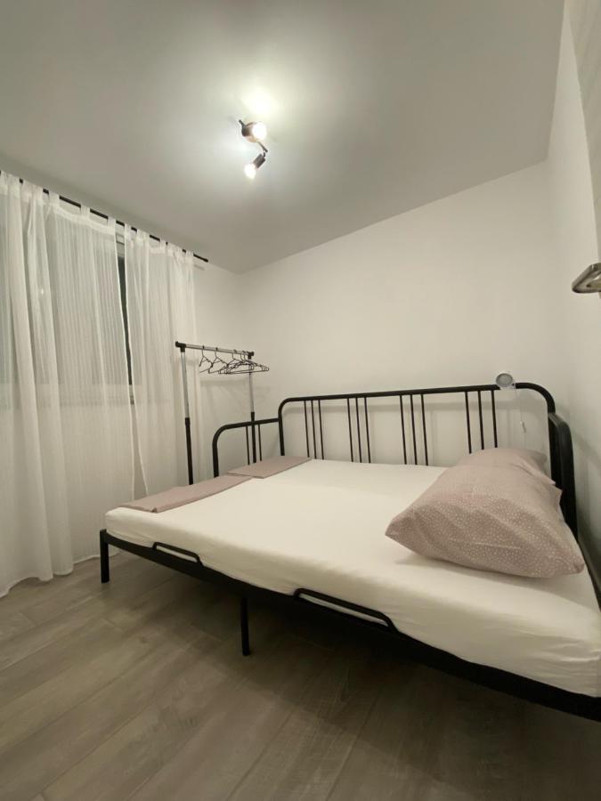 Kn House With Two Apartments Near Sea Rogoznica  Zewnętrze zdjęcie